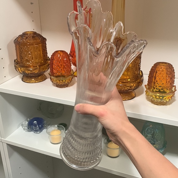 heisey Other - Vintage Mid-Century Swung Clear Vase 🏺